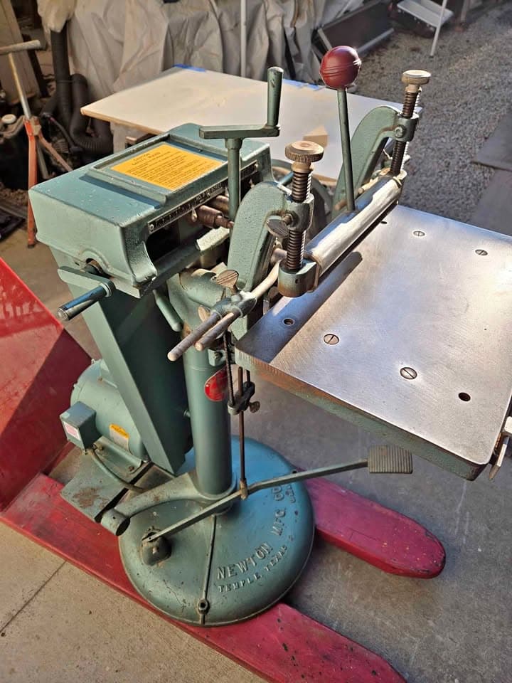 Dowels machine