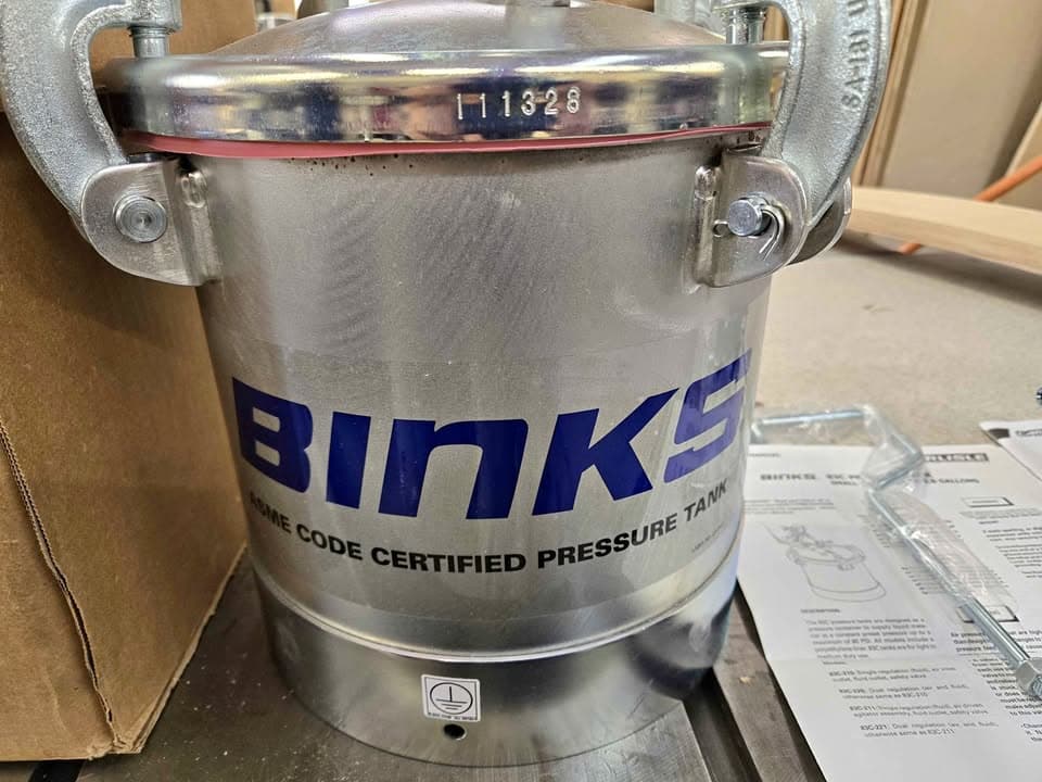 Binks pressure tank system